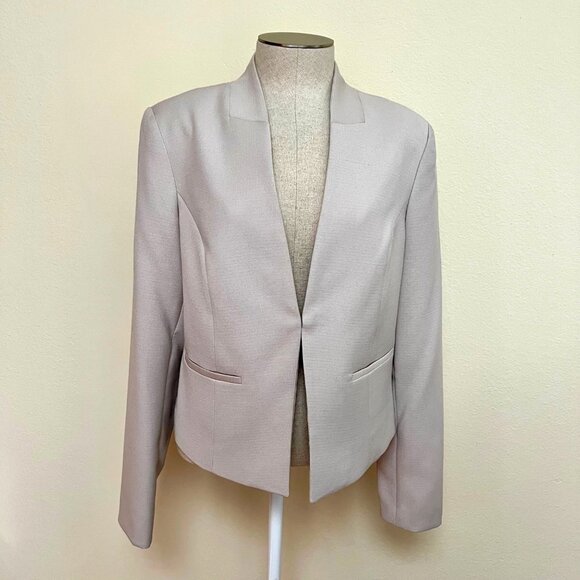 H&M Jackets & Blazers - H&M Long Sleeve Light Beige Taupe Cropped Blazer Size 12